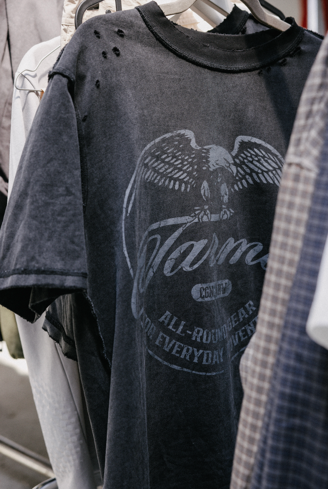 GRAPHIC TEES